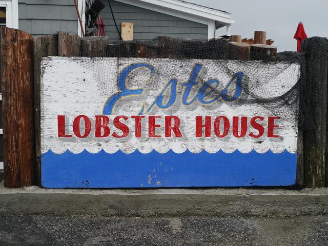 Sign for Estes Lobster House
