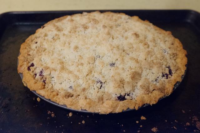 Blueberry and blackberry crumb pie.